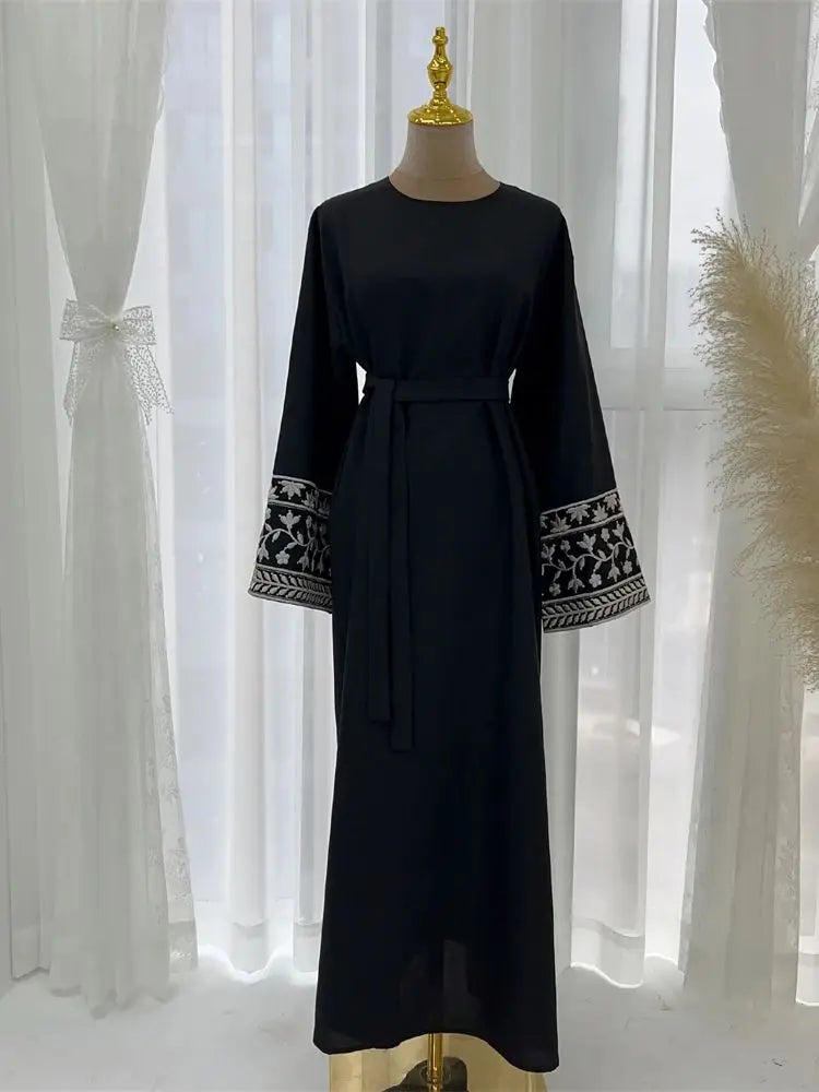 سجى- تخيل - عباية ملونة